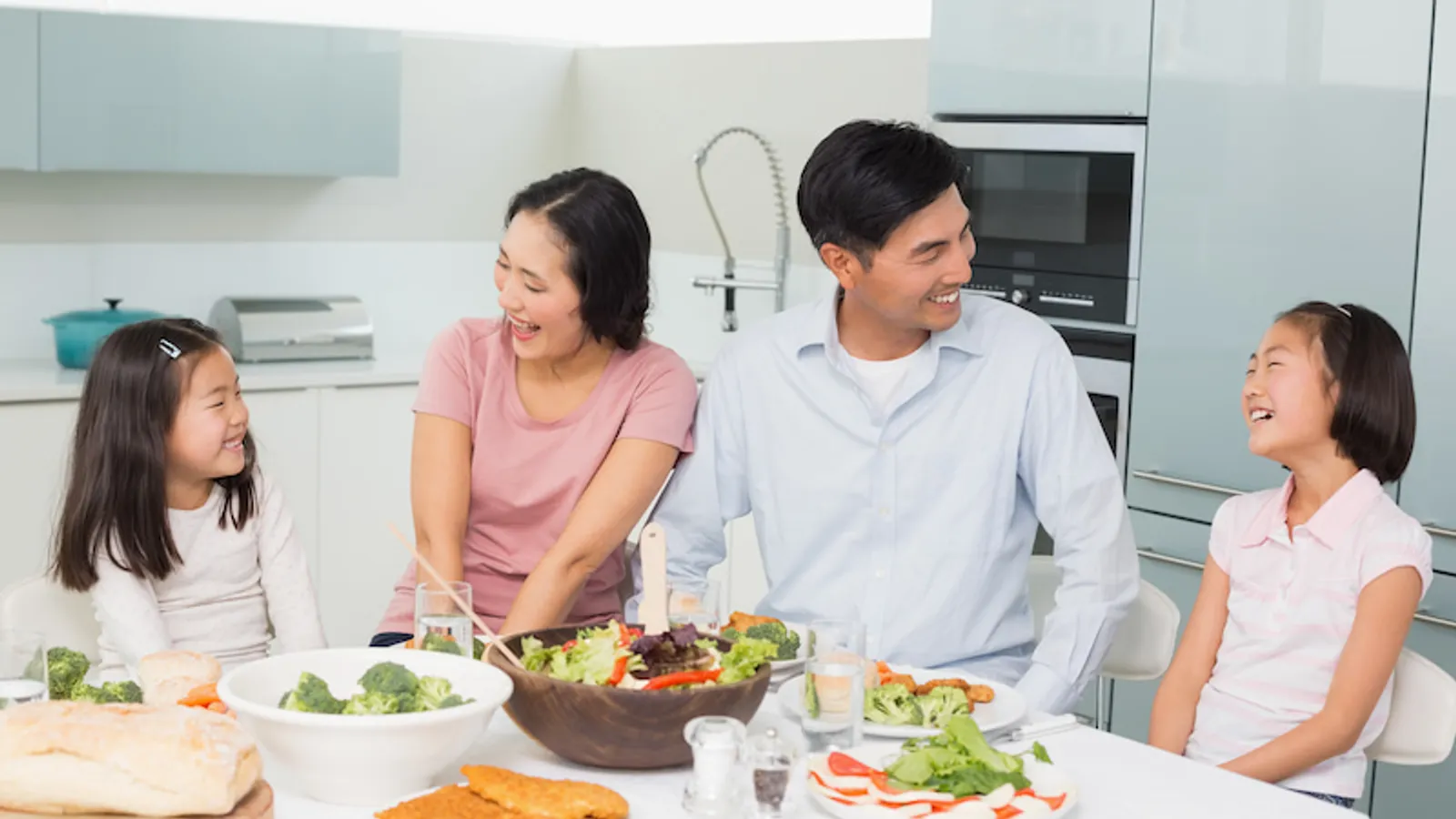 Makan Siang Santai di Jeruklegi: Kenikmatan Rumah Makan Sederhana yang Menghangatkan Hati
